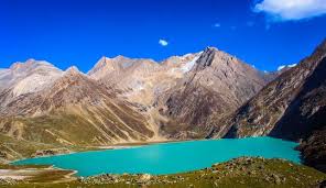 Sheshnag Lake Trek: A Journey Through Nature’s Splendor